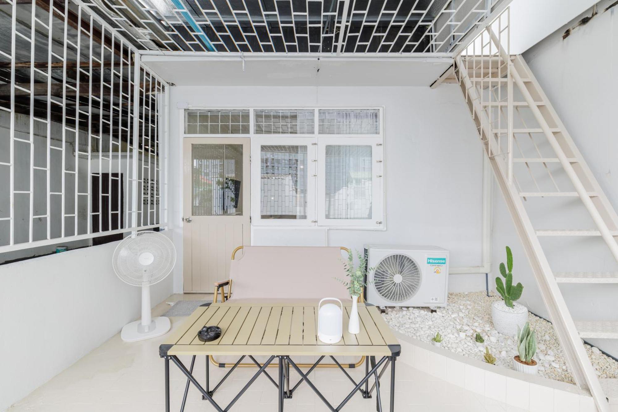 72 House & Cafe * Bangkok