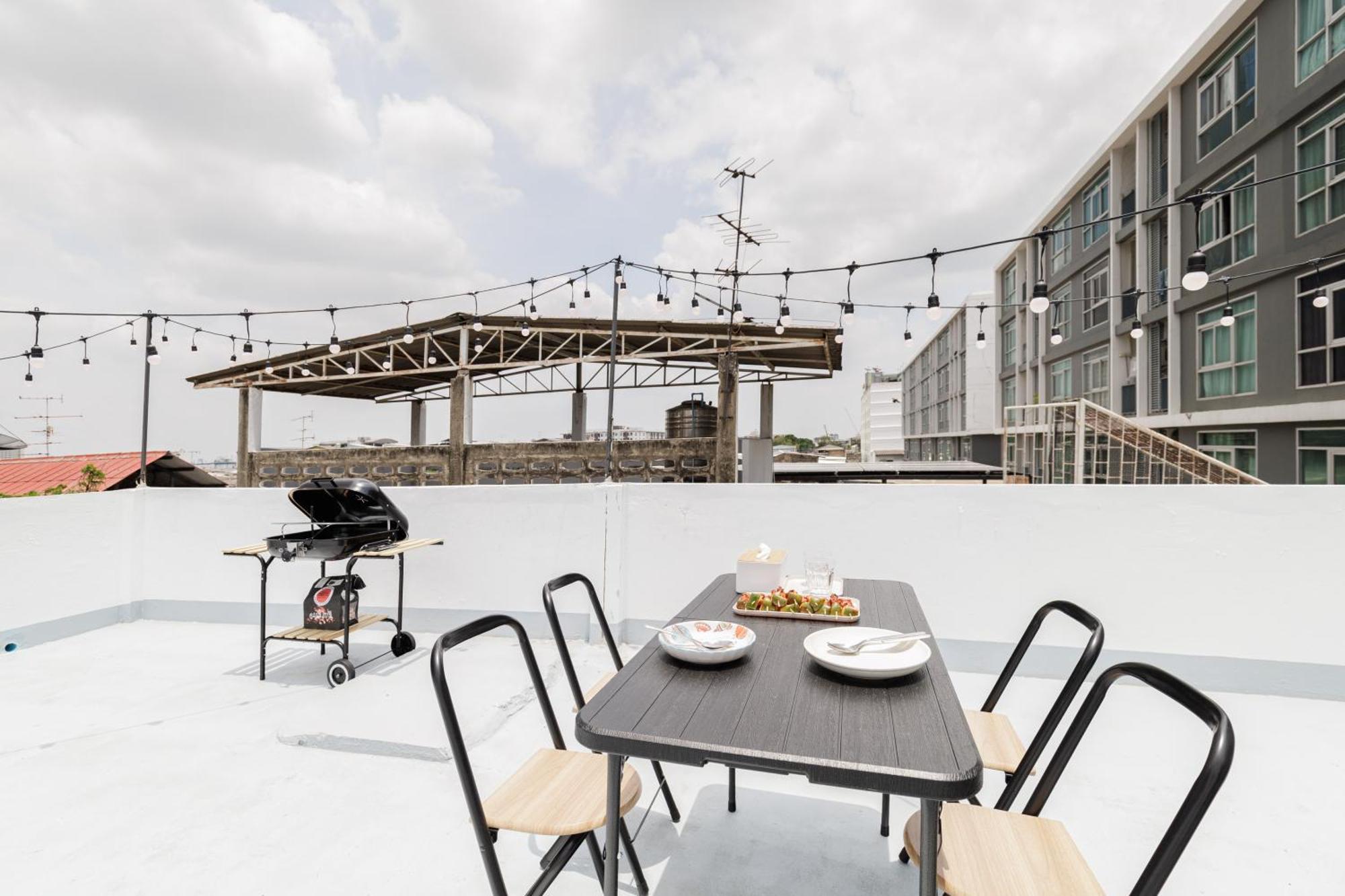 Apartment 72 House & Cafe